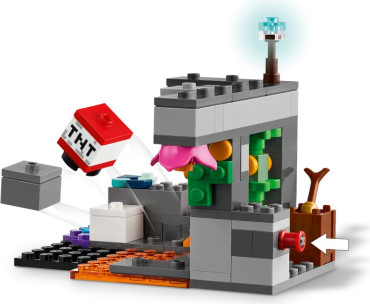 21274 LEGO Minecraft Susirėmimas su prižiūrėtoju