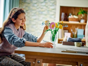 10347 LEGO Botanicals Linksma puokštelė